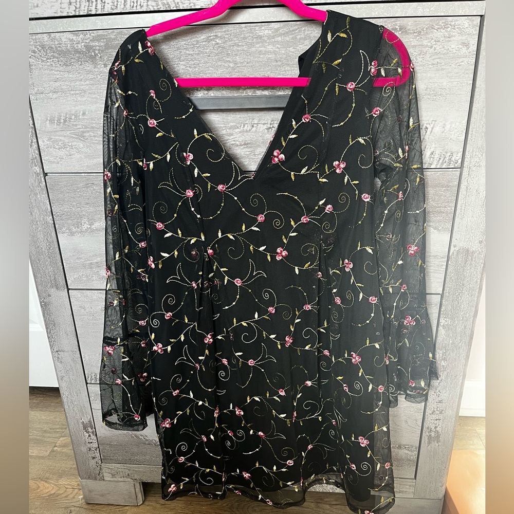 BCBG generation black embroidered dress EUC size S